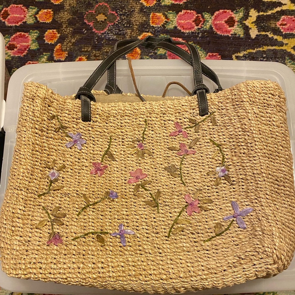 EUC
Straw bag